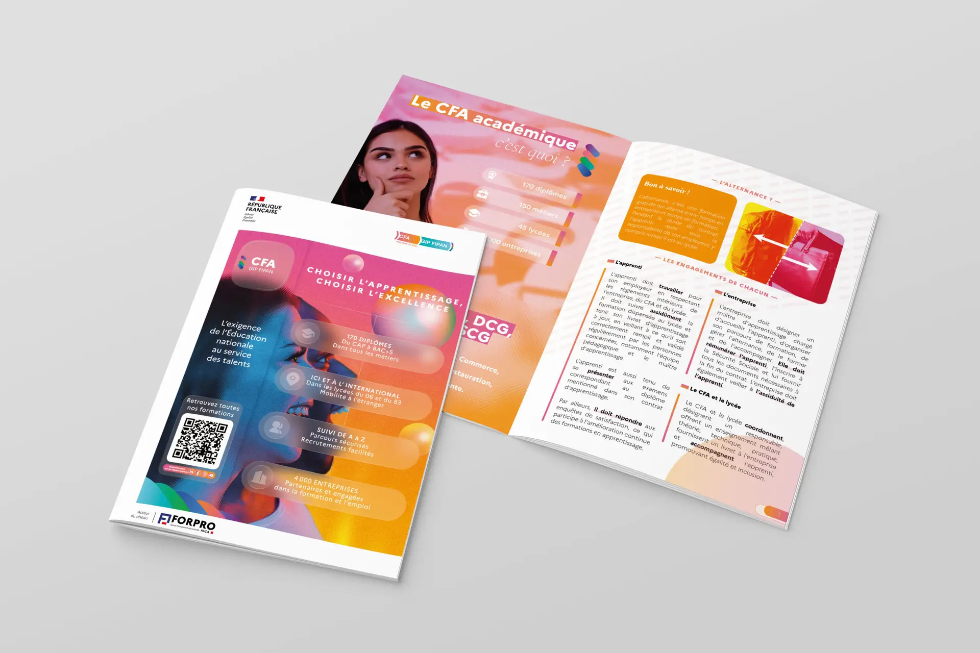 Brochure du CFA académique ouverte, couverture et doubles pages rose et orange